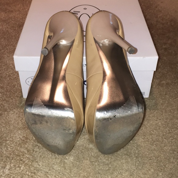 Steve Madden Caryssa Tan Blush Patent Pumps - Picture 6 of 6